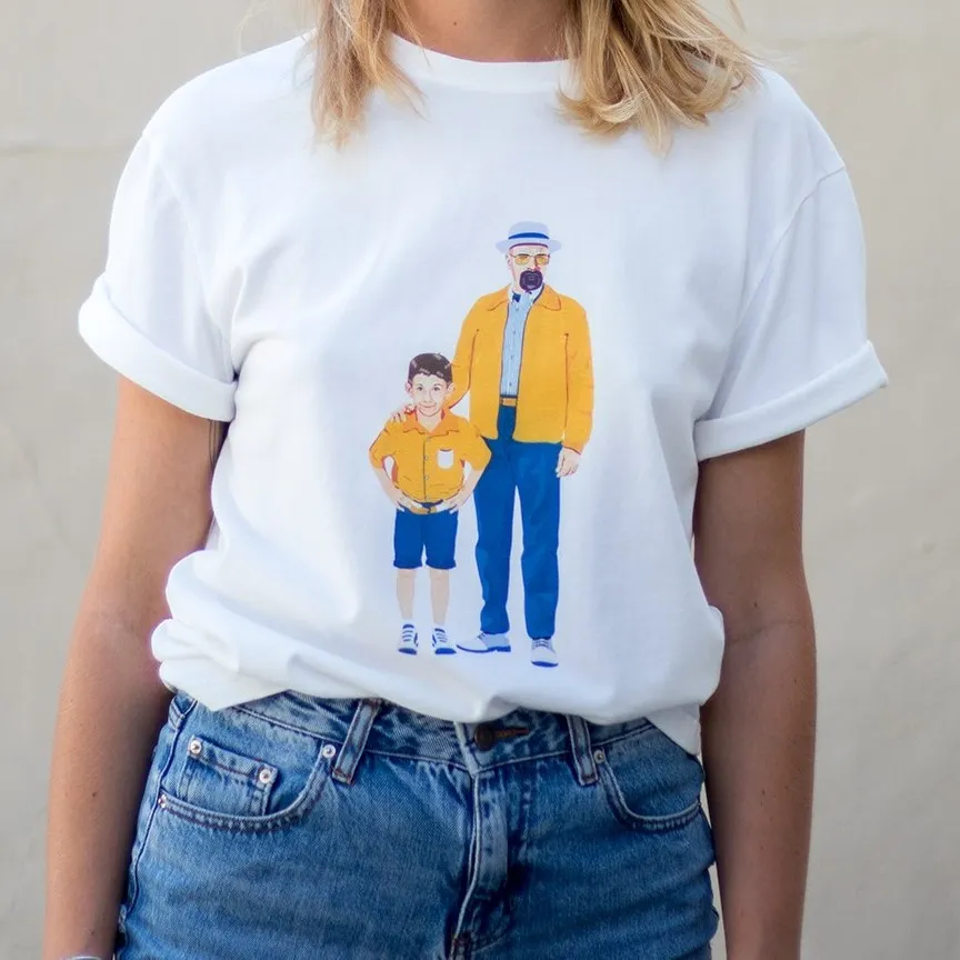 Luce porte le t-shirt Père & Fils, autre vue de face